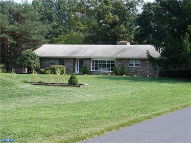 706 Featherbed Ln, Garnet Valley, PA 19060 - photo 2
