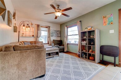 2170 C St SW, Cedar Rapids, IA 52404 - photo 4