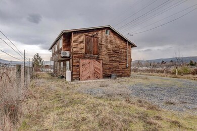 566 Old Stage Rd, Central Point, OR 97502 - photo 2