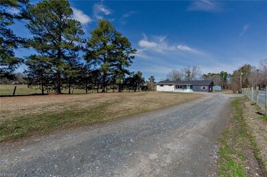 1214 Burney Rd, Asheboro, NC 27205 - photo 2