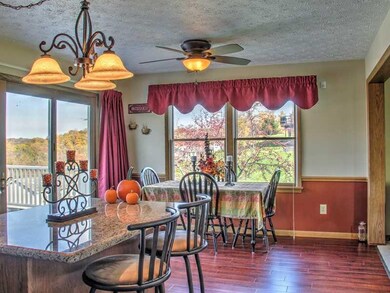 Dining Room. DINING ARE/KITCHEN COMBO MEASURES 18 