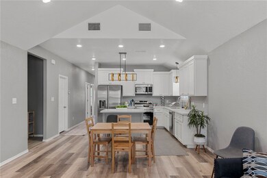 800 W Huntington St, Beeville, TX 78102 - photo 5