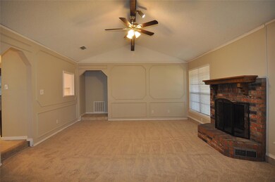 604 Stonehenge Dr, Hurst, TX 76054 - photo 6