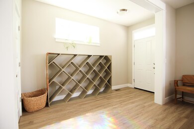 686 NE Isabella Ln, Bend, OR 97701 - photo 6