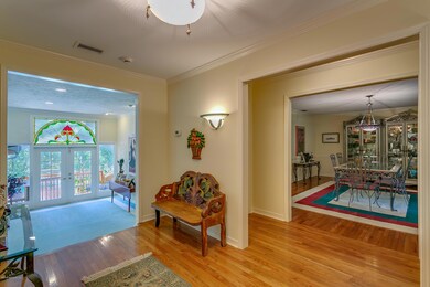 Entry_Foyer_View_2