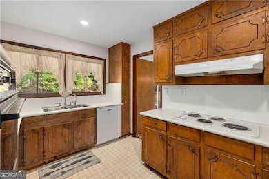 5685 Glen Errol Rd NW, Sandy Springs, GA 30327 - photo 6