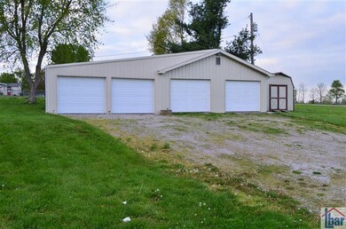 401 Haddix St, Harrodsburg, KY 40330 - photo 4