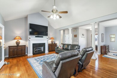 8-web-or-mls-422 Jack Sharp Drive-37