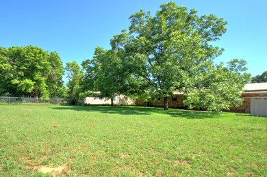 108 W Nimitz St, Fredericksburg, TX 78624 - photo 3