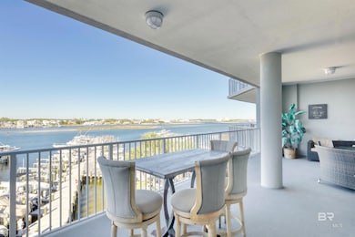 TRIPPLE BALCONY