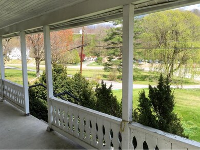 Great Covered Front Porch
