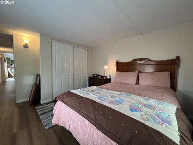 Bedroom, Primary