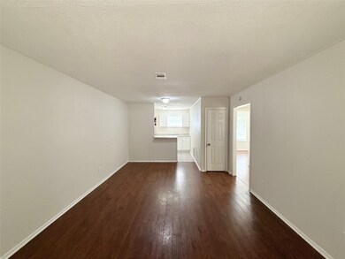 3633 N Macgregor Way unit 16, Houston, TX 77004 - photo 2