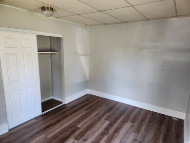 242 Hege Ave, Columbus, IN 47201 - photo 4