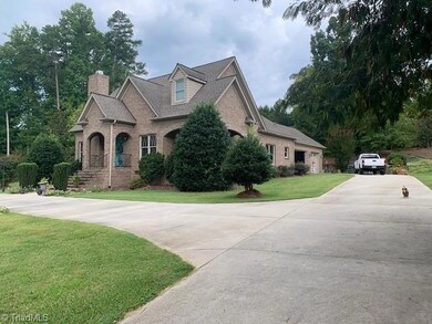 842 Anns Ct, Asheboro, NC 27205 - photo 3