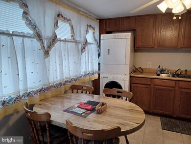 3414 Bero Rd, Halethorpe, MD 21227 - photo 2