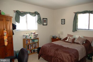 2704 Dartmouth Rd unit 8, Alexandria, VA 22314 - photo 4