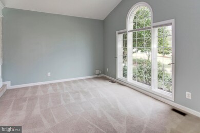 8308 Knotty Pine Ln, Fairfax Station, VA 22039 - photo 7