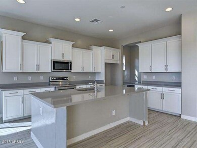 007_Quartz Counters & White Cabinets