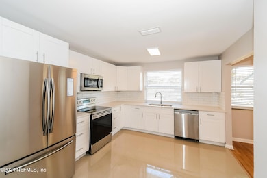 003-photo-kitchen-8260603