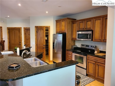 135A Wapiti Way unit A, Banner Elk, NC 28604 - photo 6