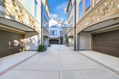 Driveway w/guest parking at the end.