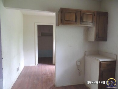 1404 SW 37th St, Topeka, KS 66611 - photo 7