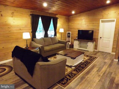 348 Ponds Ct, Berkeley Springs, WV 25411 - photo 5