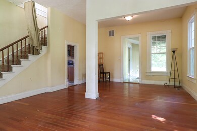 911 E 3rd St - 05