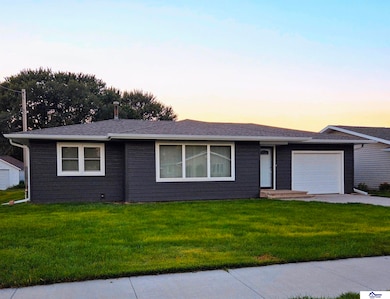 1121 11th St, Henderson, NE 68371 - photo 2