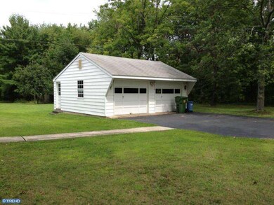 1034 Dickerson Rd, North Wales, PA 19454 - photo 2