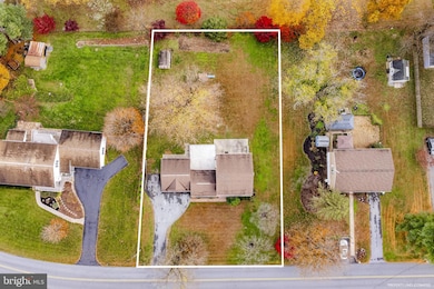 105 Hershey Rd, Lititz, PA 17543 - photo 2