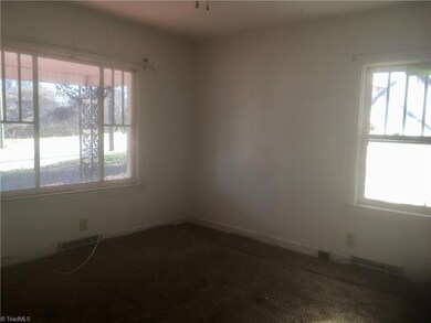 322 S Branch St, Reidsville, NC 27320 - photo 7