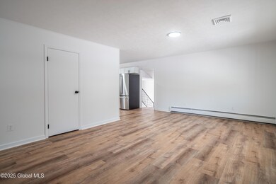Interior 02