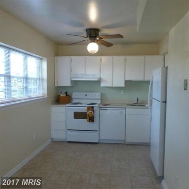 4148 Pleasant Meadow Ct unit 109C, Chantilly, VA 20151 - photo 3