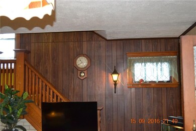 Dual staircase, enter from Living room or Kitchen