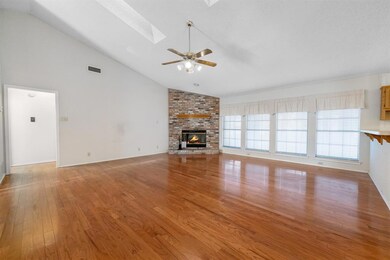 320 Sunrise Dr, Granbury, TX 76049 - photo 6