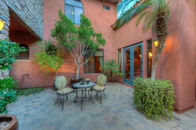 006_Outdoor Dining