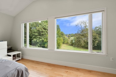 27 Hamilton Place, Needham Heights, MA 02494 - photo 4