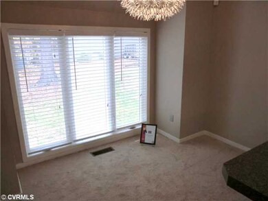 Breakfast Nook - Fantastic rear yard view