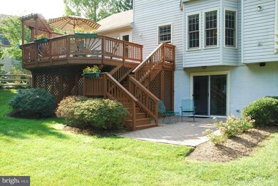 6205 Point Cir, Centreville, VA 20120 - photo 2