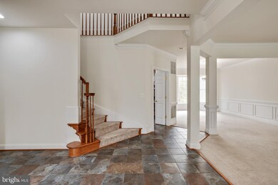 19237 Potomac Crest Dr, Triangle, VA 22172 - photo 3