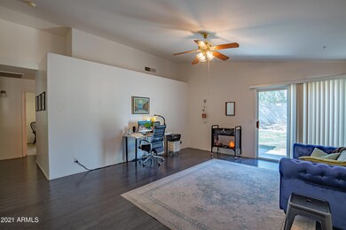 8824 E Des Moines-7