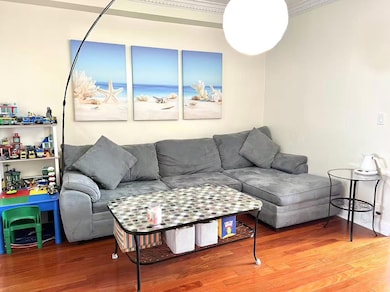 Walden Terrace unit 14R, Rego Park, NY 11374 - photo 2