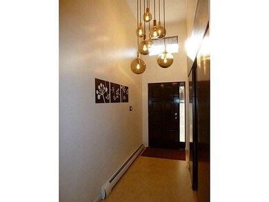 Entry/Foyer.
