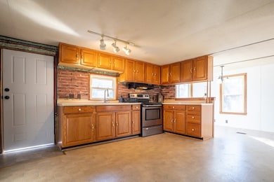 238 Brookfield Rd, Brimfield, MA 01010 - photo 3