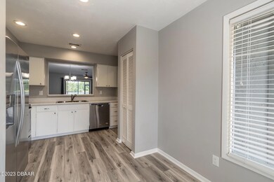 Eat-In Kitchen