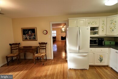 4226 Mayport Ln, Fairfax, VA 22033 - photo 5