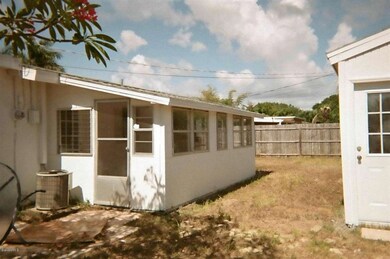 118 Terry Sunroom Exterior 2