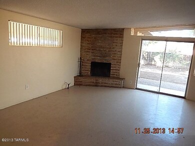 living room (3)